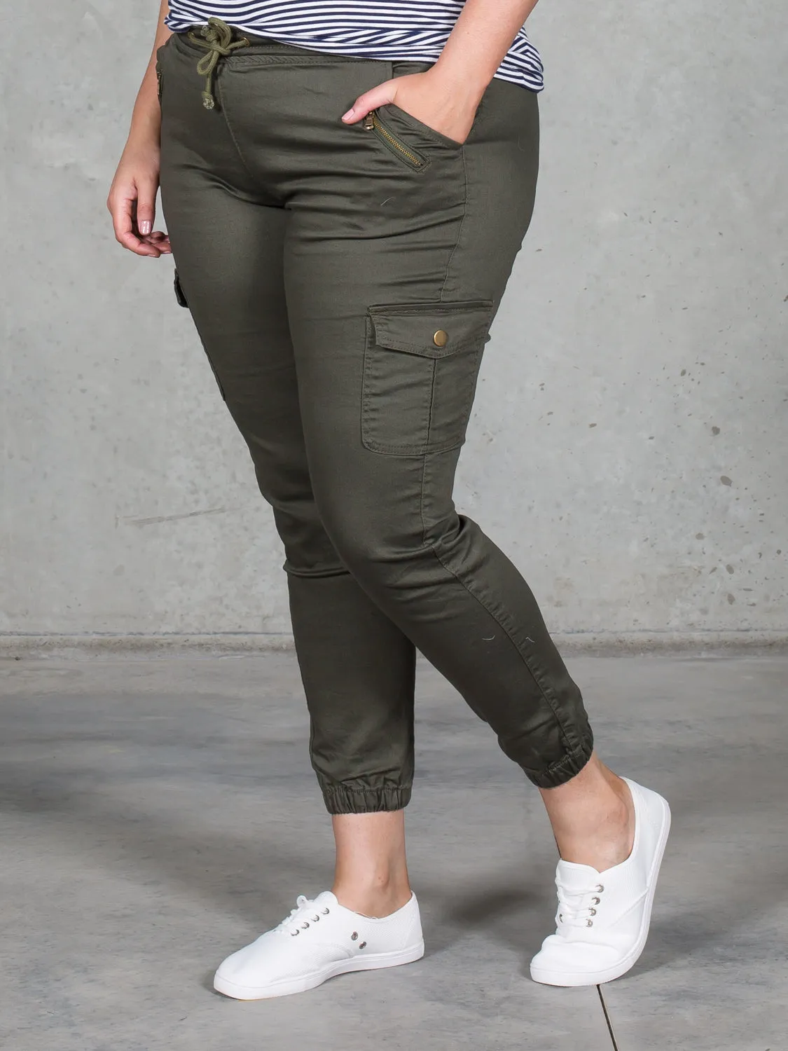 Jenni Joggers Khaki *LONGER LENGTH*