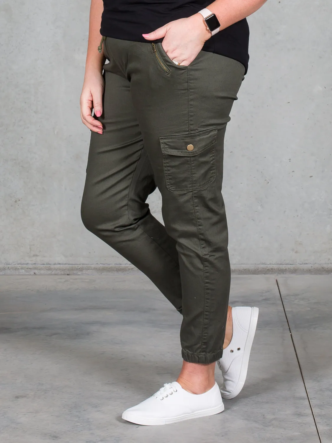 Jenni Joggers Khaki *LONGER LENGTH*