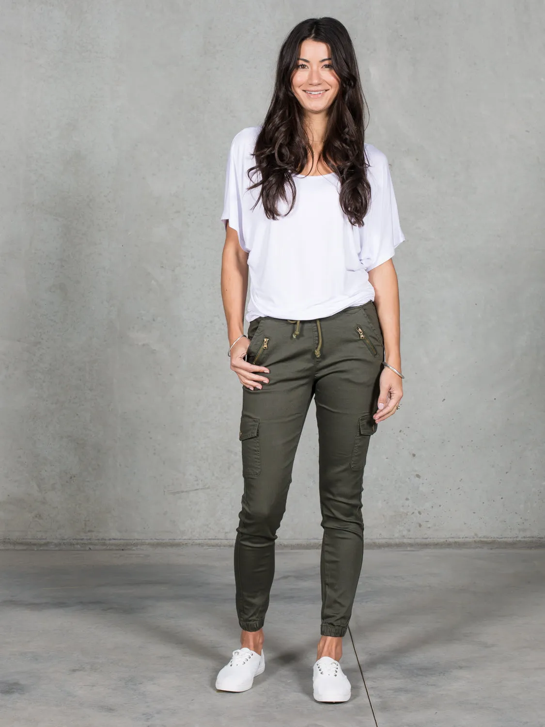 Jenni Joggers Khaki *LONGER LENGTH*